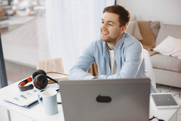 Przyszłość freelancingu w IT - czego spodziewać się w 2025 roku